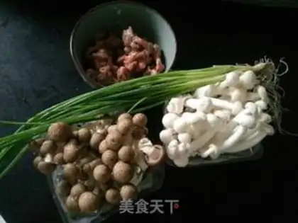 Make Two mushrooms of fried meat step 0
