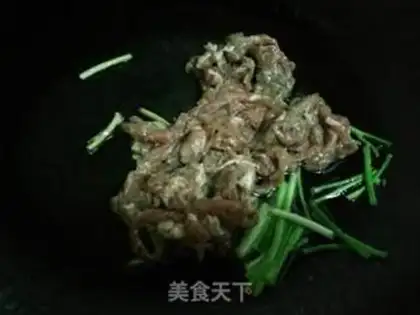 Make Two mushrooms of fried meat step 2