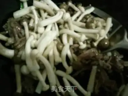 Make Two mushrooms of fried meat step 3