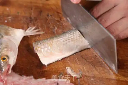 Make Chouzhou sour sauce step 1