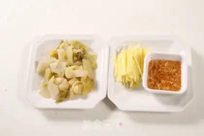 Make Chouzhou sour sauce step 2