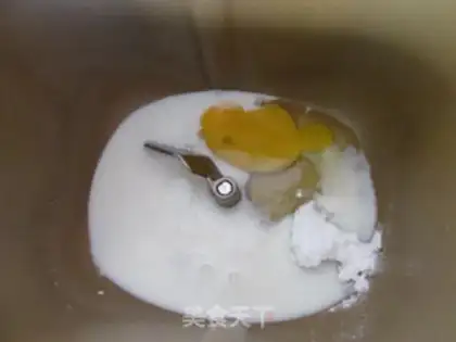 Make Light cream hands tore bread step 0