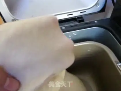 Make Light cream hands tore bread step 4