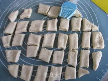 Make Light cream hands tore bread step 8