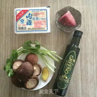 Make Fresh mushroom tofu soup step 0
