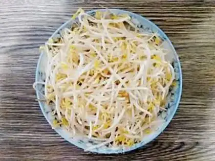 Make Green bean sprouts step 0