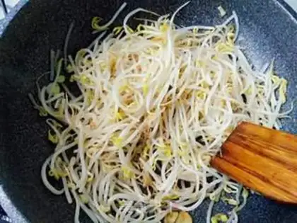 Make Green bean sprouts step 8