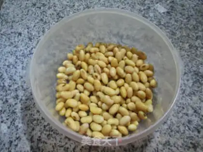 Make Soybean ribs soup step 1