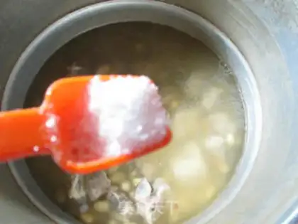 Make Soybean ribs soup step 7