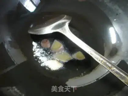 Make Crabs boiled with clams step 2