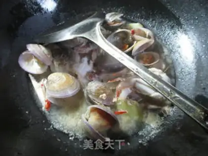 Make Crabs boiled with clams step 6
