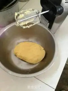 Make Classic peach pie step 4