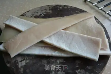 Make Pork skin on the eggboard step 0