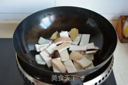 Make Pork skin on the eggboard step 5