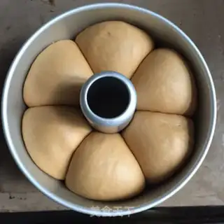 Make Black sugar cheese bread step 3