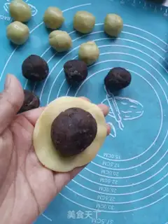 Make Bean saloon pie step 4
