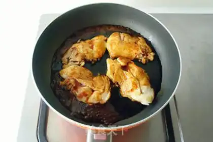 Make Take the chicken leg fort step 6