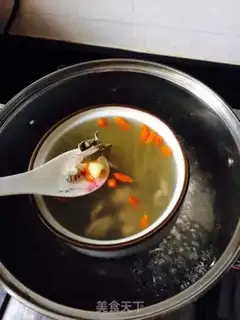 Make Lotus pig heart soup step 1
