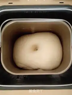 Make Little bear and rabbit squeezing bread step 2
