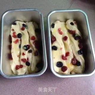 Make Double-berries milk hand tore step 11