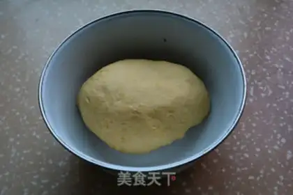 Make Pumpkin rolls step 1
