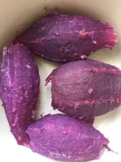 Make Potato-coloured buns step 0
