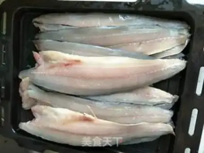 Make A fish dumpling step 1