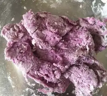 Make Potato-coloured buns step 2