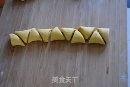 Make Pumpkin rolls step 5