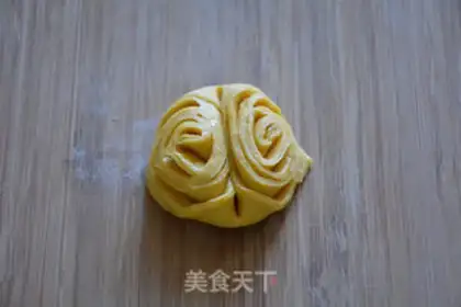 Make Pumpkin rolls step 7