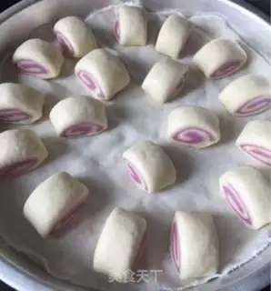 Make Potato-coloured buns step 13