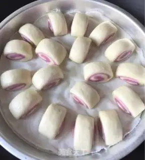 Make Potato-coloured buns step 14