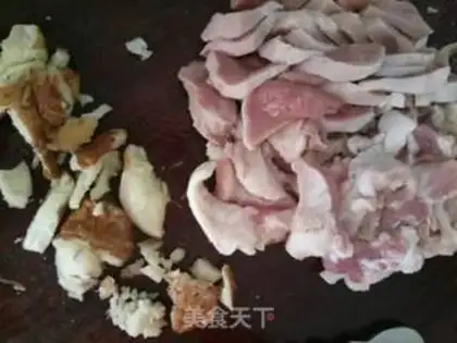 Make Skinny pig soup step 1