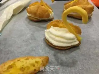 Make Swan puff cake step 8
