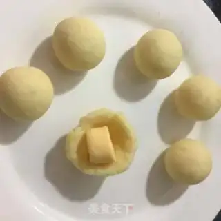 Make Gold potato cheeseball step 3