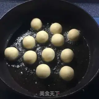 Make Gold potato cheeseball step 5
