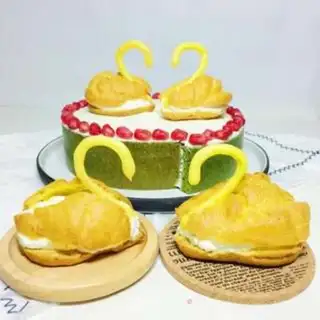 Make Swan puff cake step 21