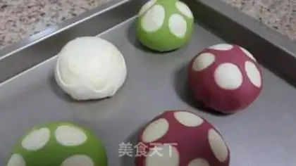 Make Colored mushroom bread step 11