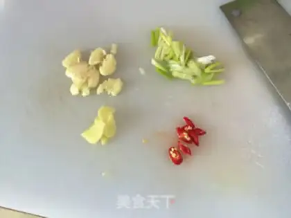Make Spicy Silver Fish step 1