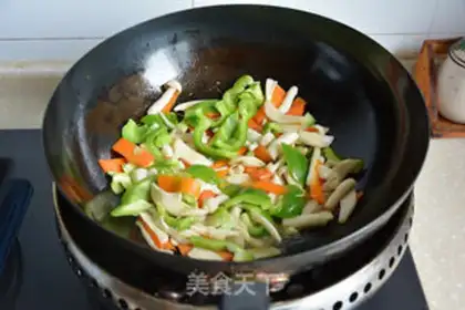 Make Paprika carrots, fried mushrooms step 5