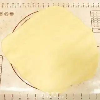 Make Lotus roll step 2