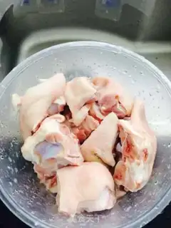 Make Red pig feet step 0