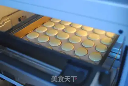 Make Lemon Macaron step 14