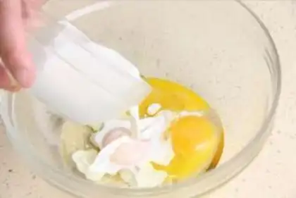 Make Delicious birthday cake step 2