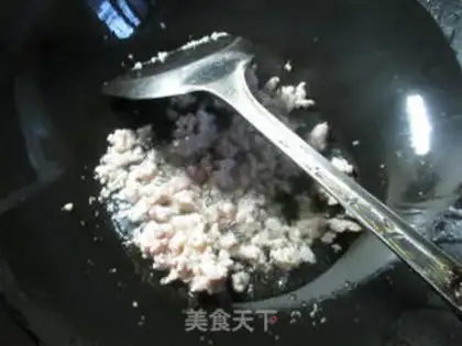 Make The fragrance of the sauce, the potatoes step 3