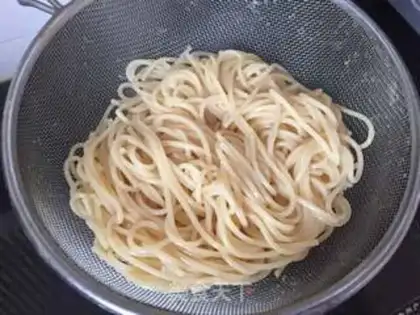 Make Tomato sausage pasta step 0