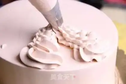 Make Delicious birthday cake step 21