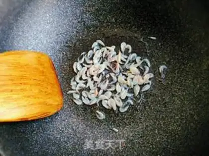 Make Shrimp tofu soup step 1