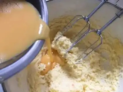 Make Butter cupcakes step 2
