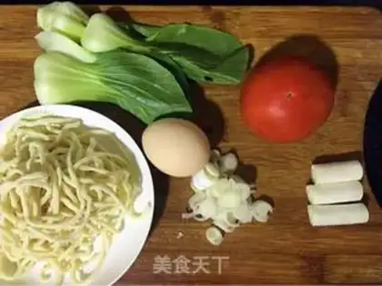Make Tomato juice onion noodles step 0